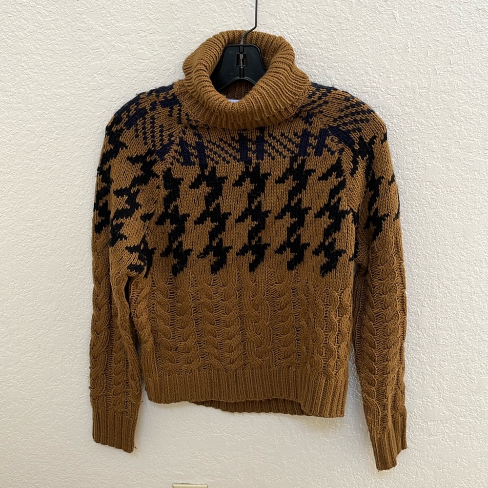 John + Jenn Houndstooth Brown Turtleneck Sweater